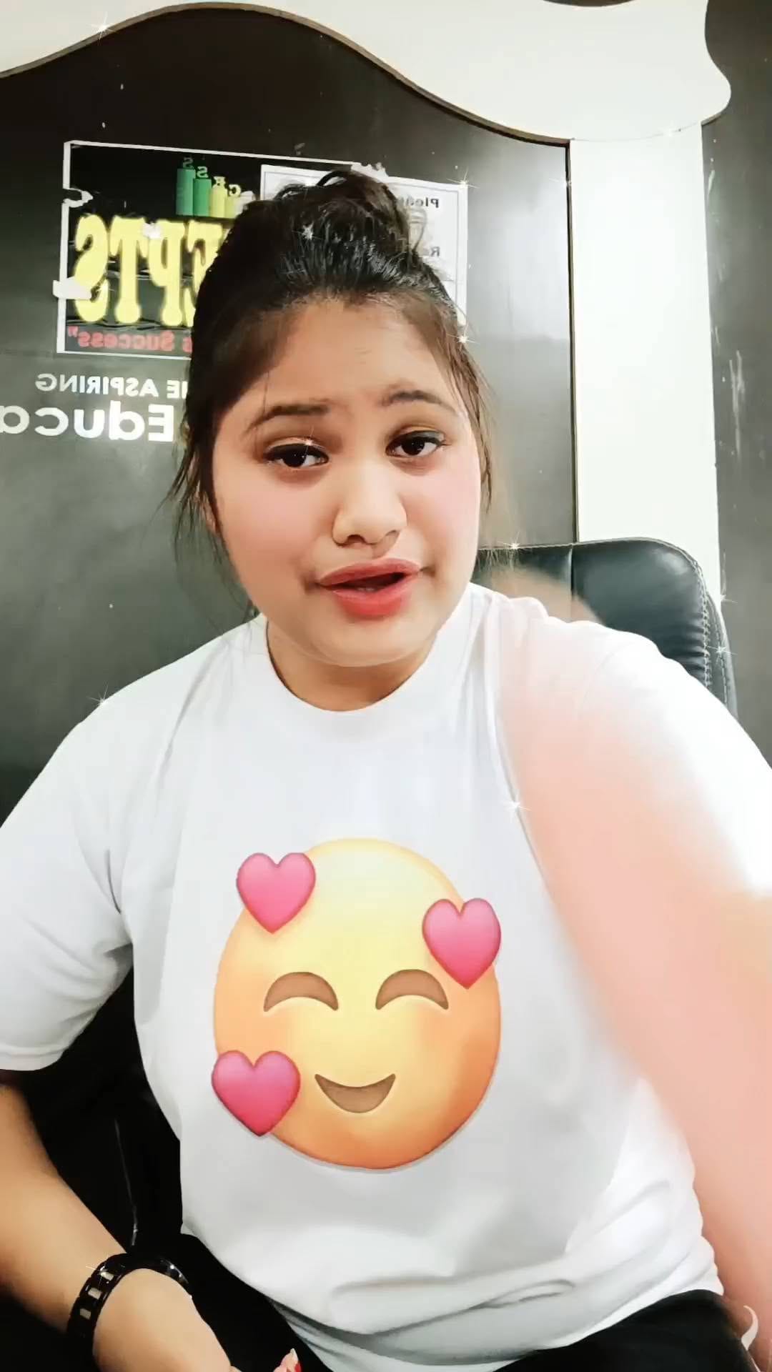 Post 8 by Sugandha pathak.... on Instagram (video)