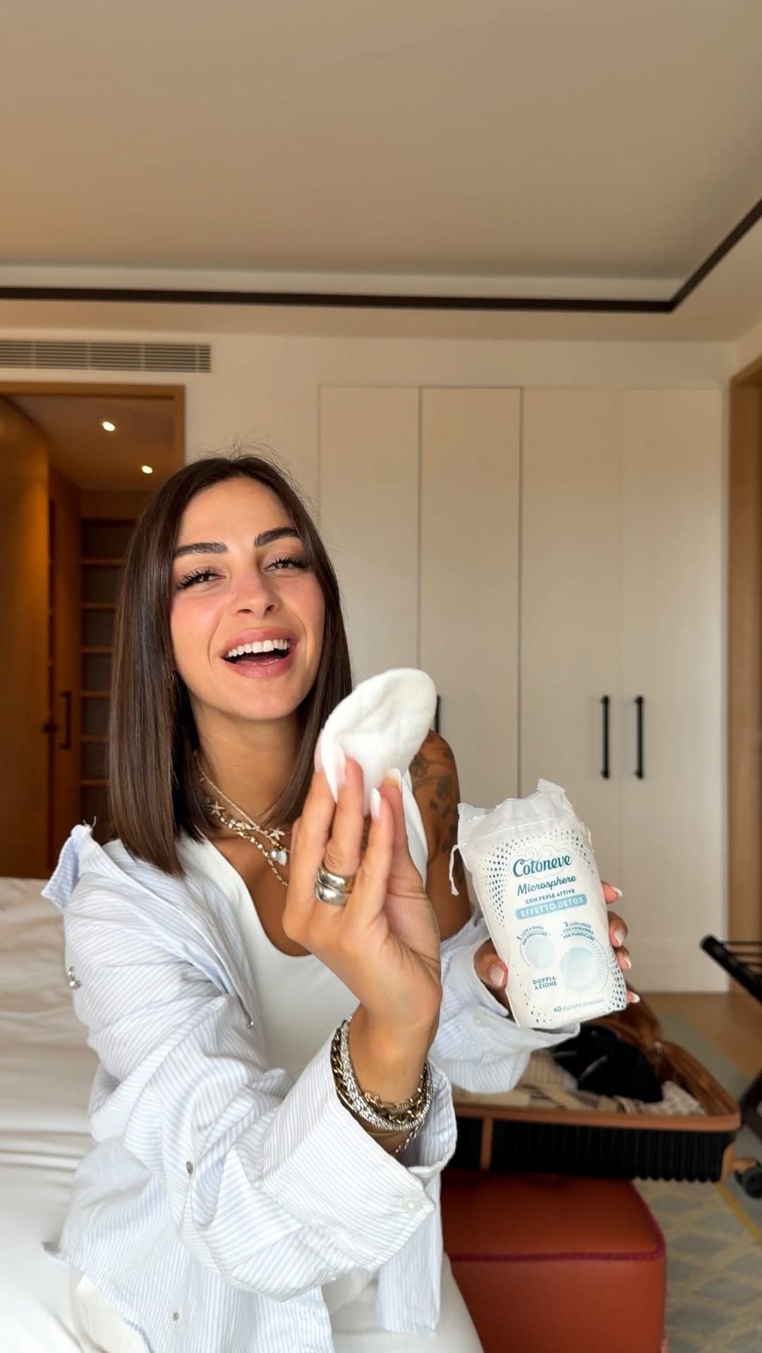 Post 2 by Laura Bodini on Instagram (video)