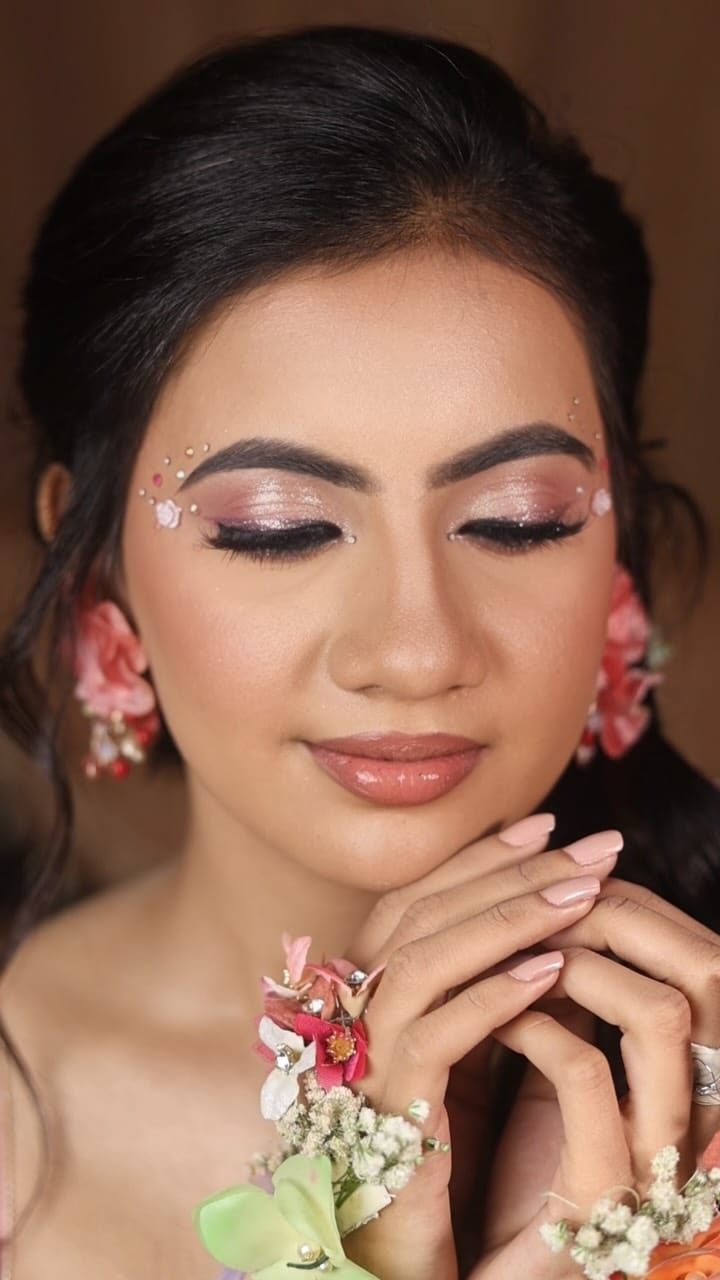 Post 3 by By : Sakshi Thadani on Instagram (video)