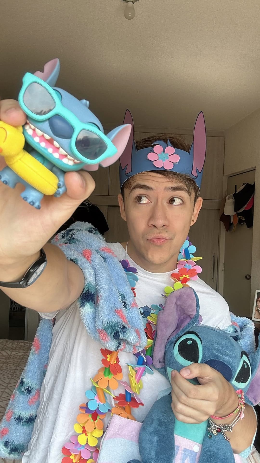 Post 6 by Serch Torres ♡ ̆̈ on Instagram (video)
