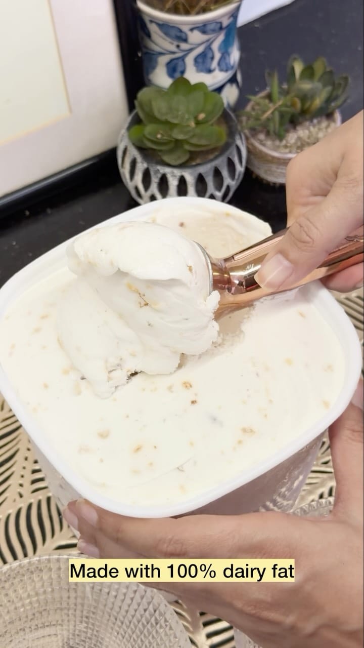 Post 4 by Amna Niazi on Instagram (video)