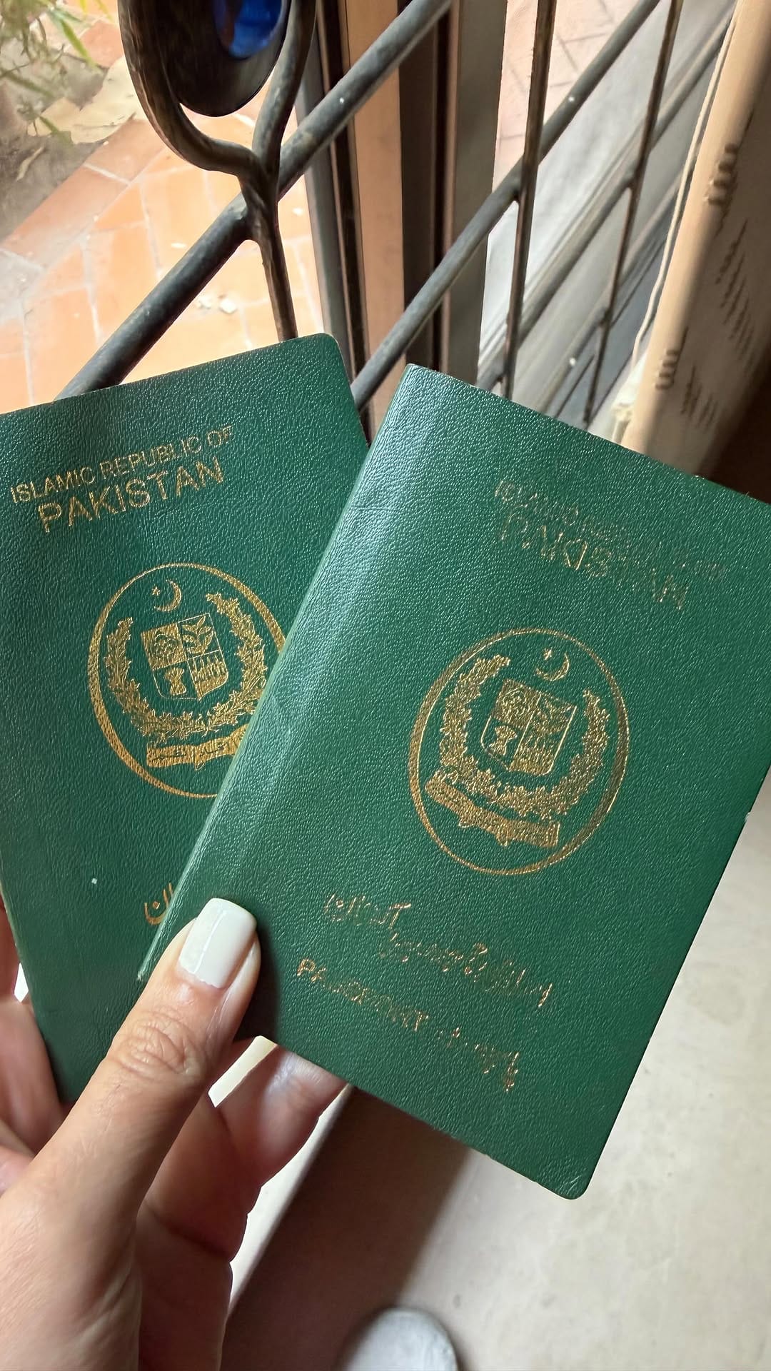 Post 9 by Amna Niazi on Instagram (video)