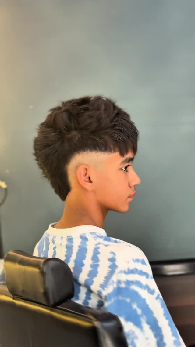 Post 8 by Sam hair artist on Instagram (video)