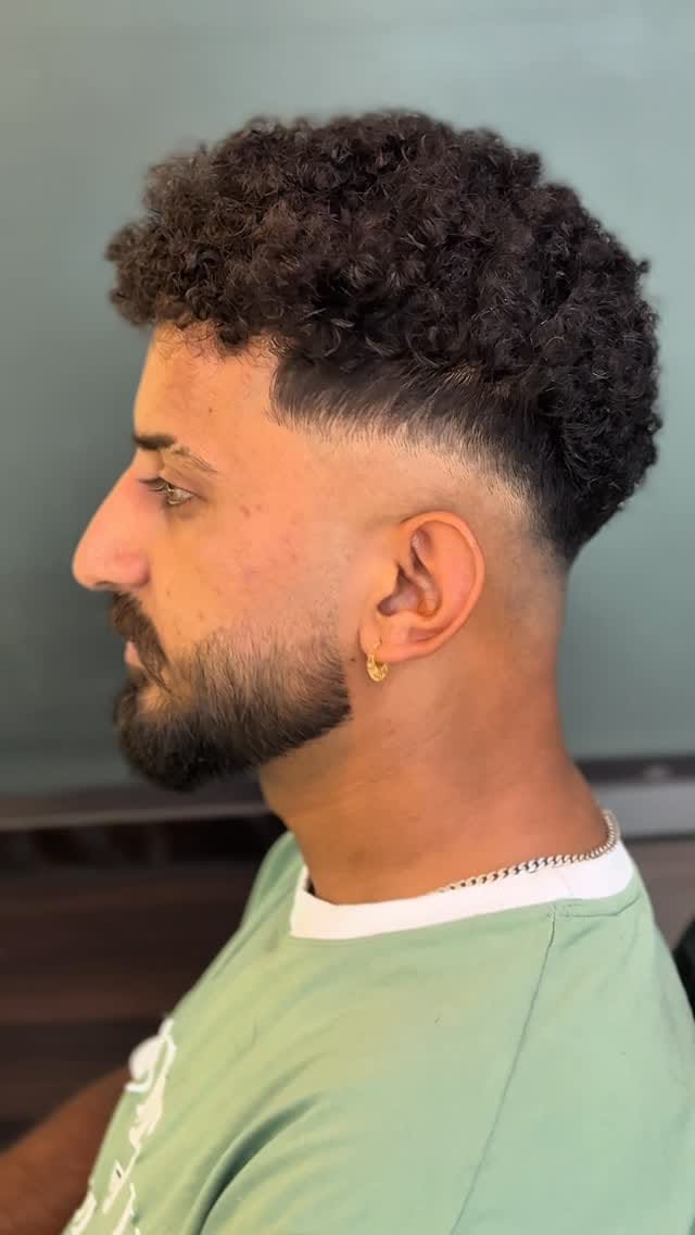 Post 9 by Sam hair artist on Instagram (video)