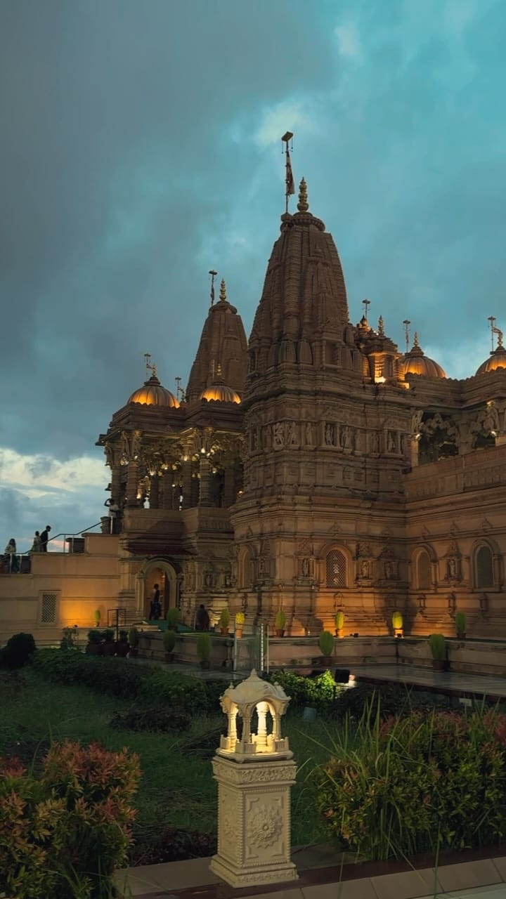 Post 1 by Amisha Newar on Instagram (video)