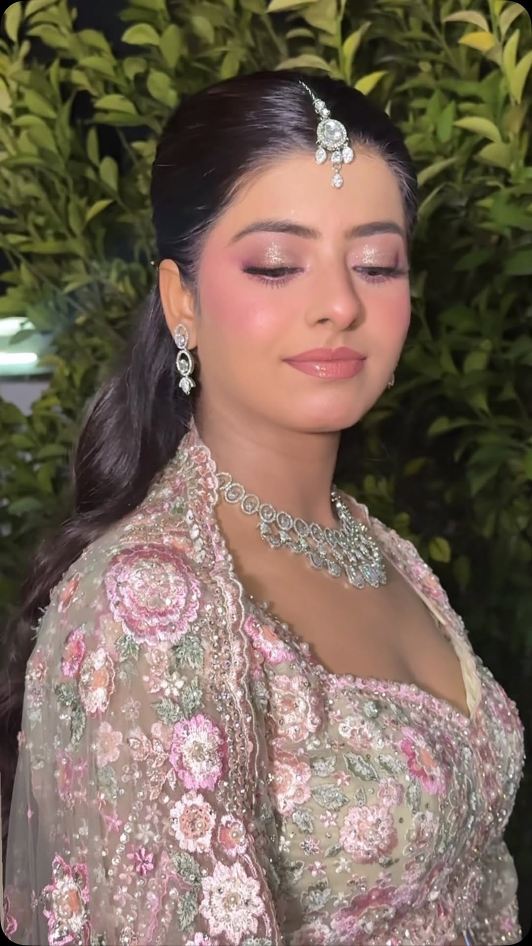 Post 2 by Nehal Jain🧿 Makeupartist 💄 on Instagram (video)