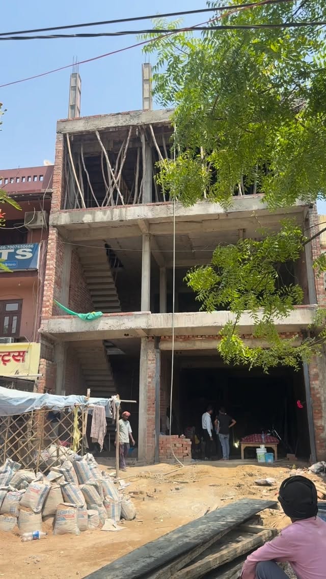 Post 6 by भव्य designing on Instagram (video)
