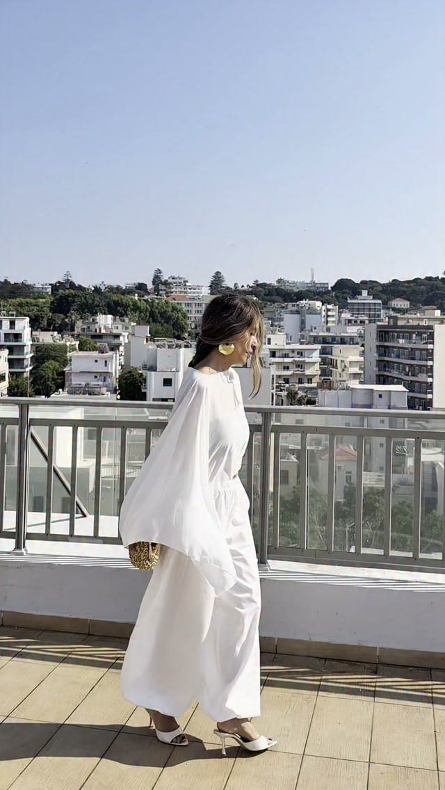Post 5 by Furuzan Larni on Instagram (video)