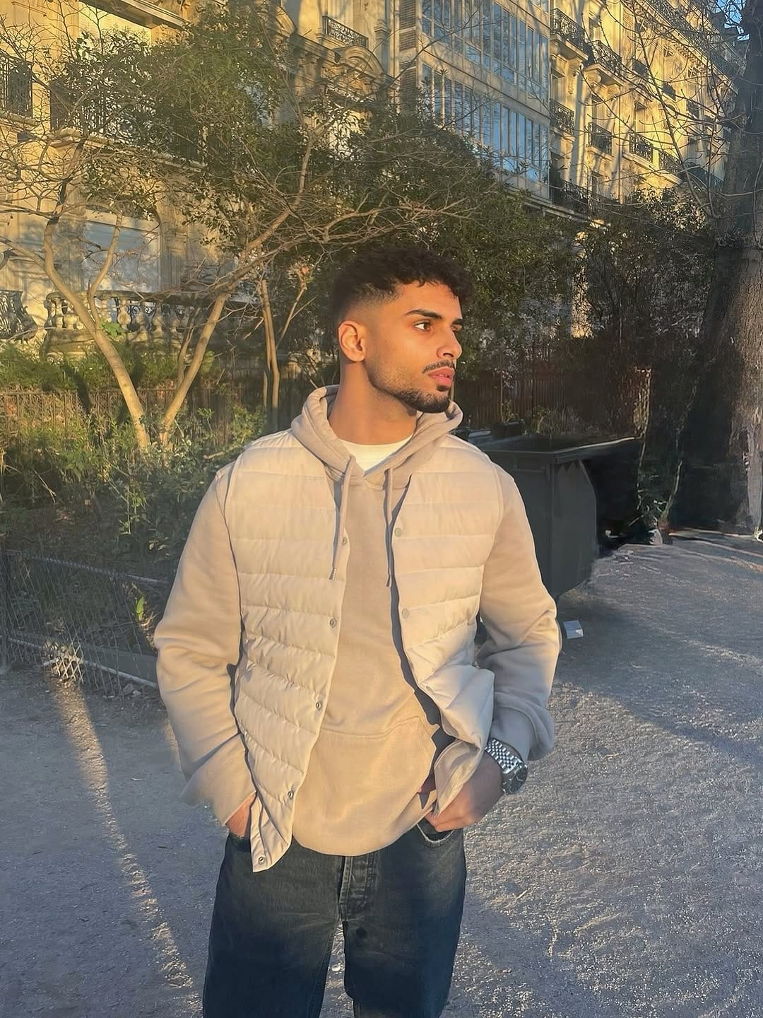 Post 8 by Jad on Instagram (carousel)
