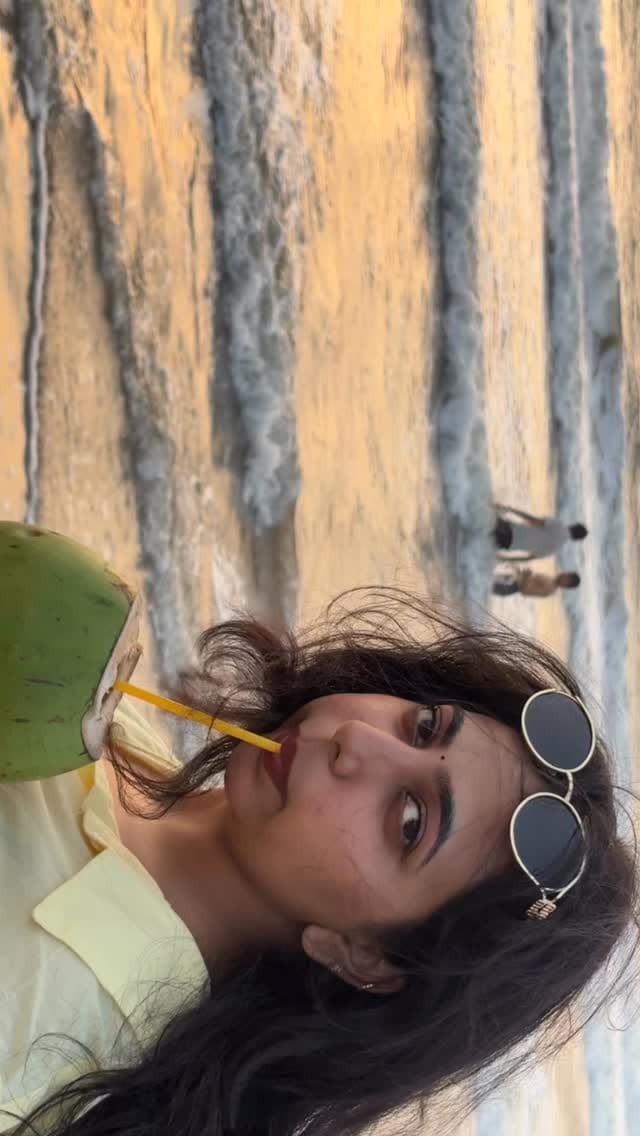 Post 5 by ° makeup with Sriya ° on Instagram (video)