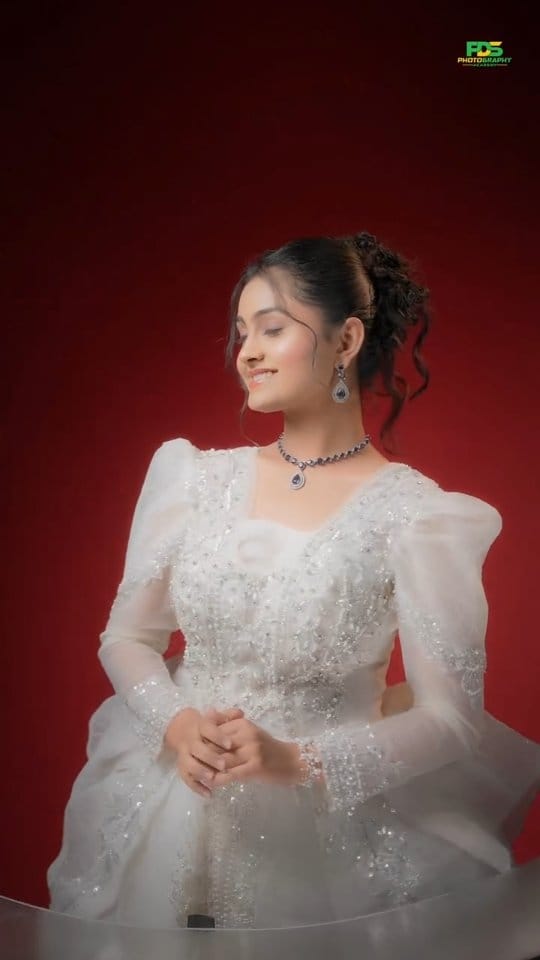 Post 4 by Veenus Bridal Hub on Instagram (video)