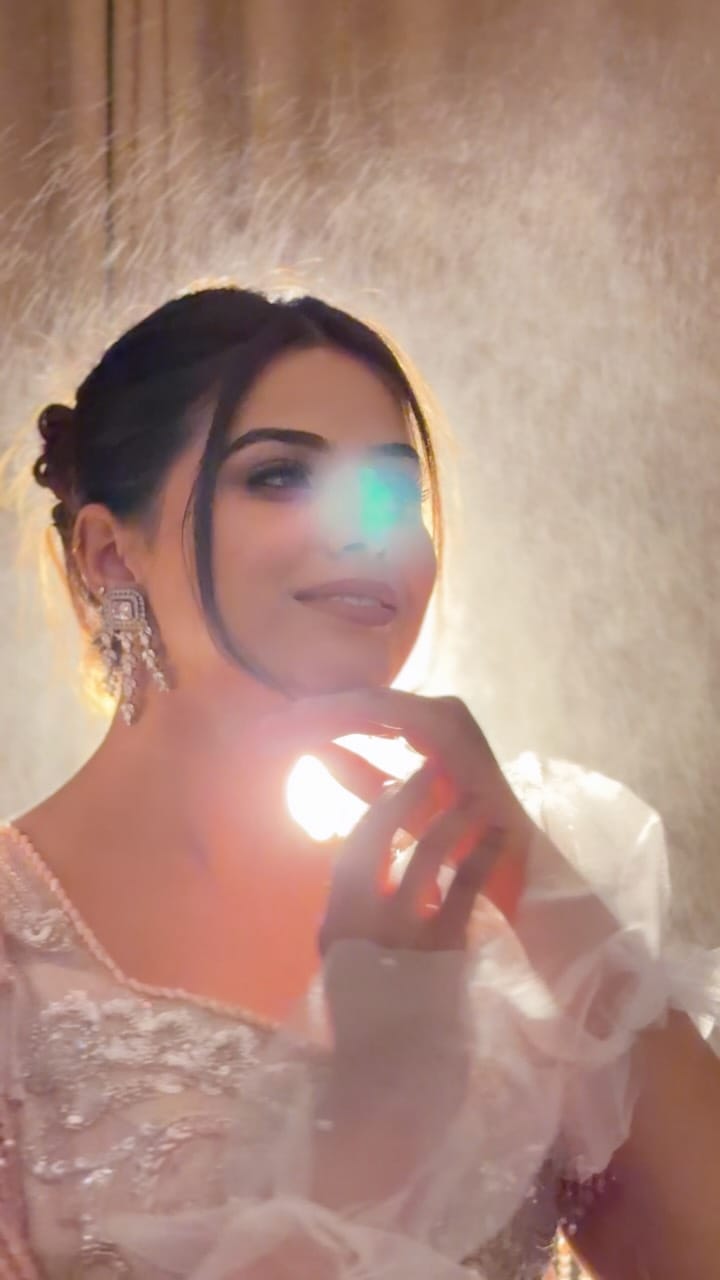 Post 5 by Veenus Bridal Hub on Instagram (video)