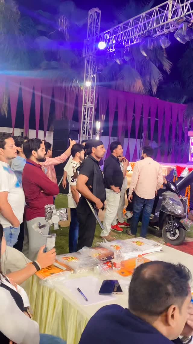 Post 4 by Salman Quraishi on Instagram (video)