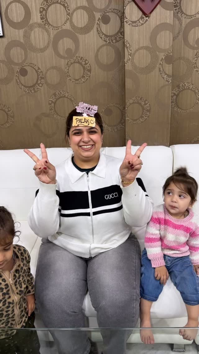 Post 6 by Karneet Kaur Luxury UNISEX Salon on Instagram (video)