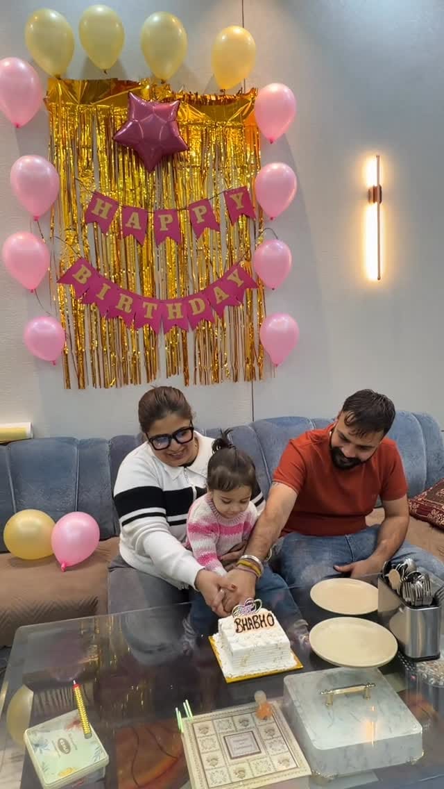 Post 5 by Karneet Kaur Luxury UNISEX Salon on Instagram (video)