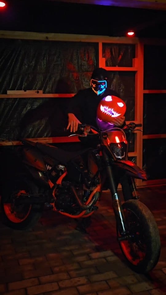 Post 7 by Basti - Supermoto on Instagram (video)