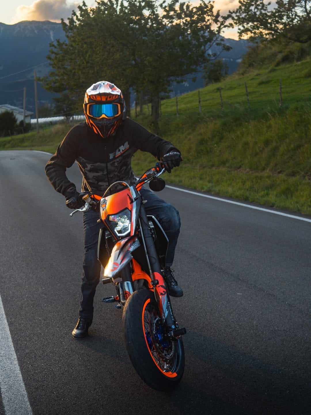 Post 6 by Basti - Supermoto on Instagram (image)