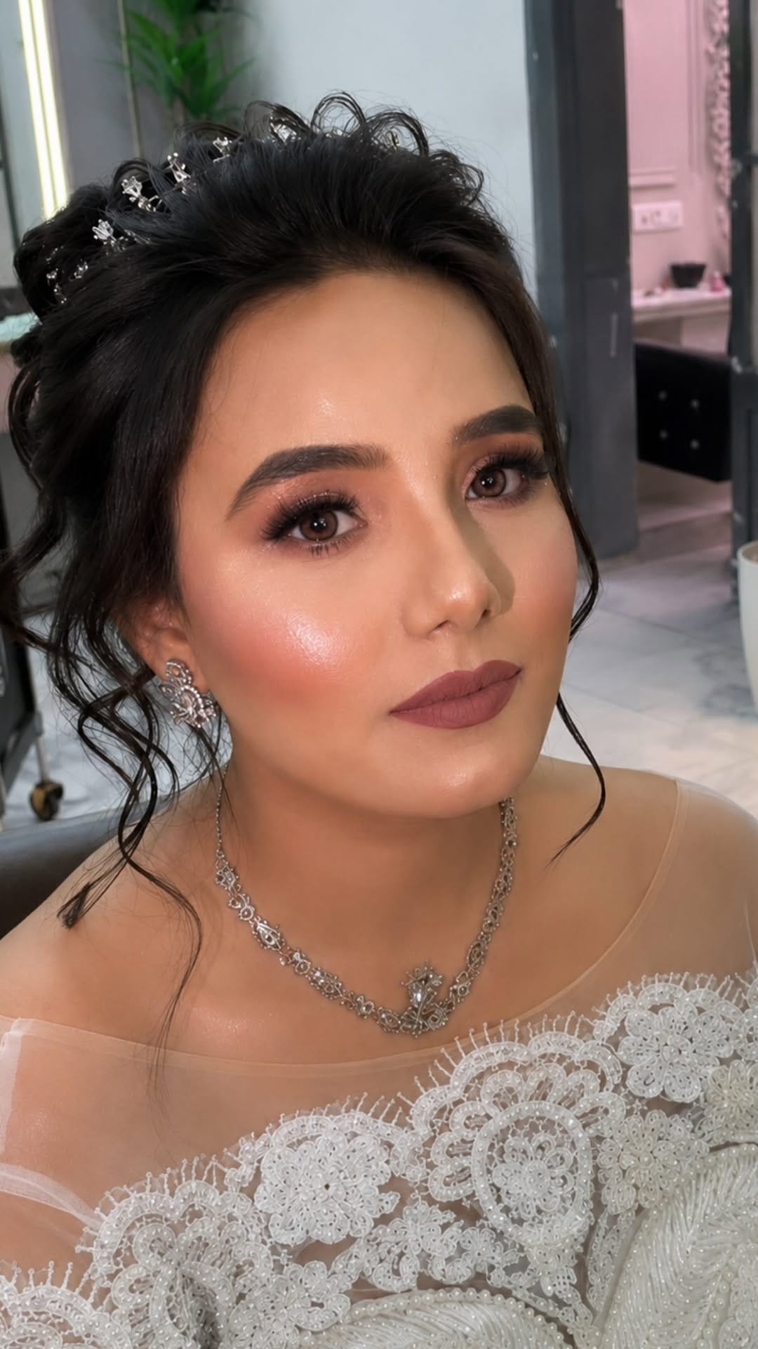 Post 3 by Officially Aamir shahnaz makeup studio on Instagram (video)