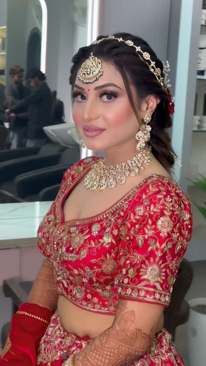 Post 10 by Officially Aamir shahnaz makeup studio on Instagram (video)