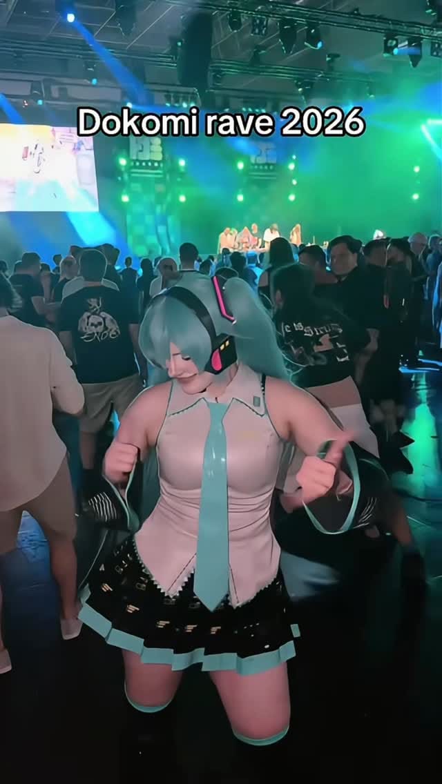 Post 4 by 💕Lulu Lottie 💕 on Instagram (video)