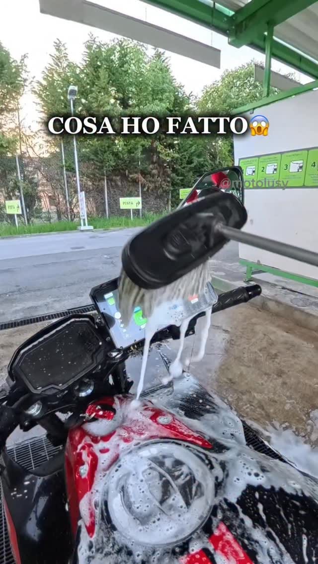 Post 10 by Lusy J on Instagram (video)