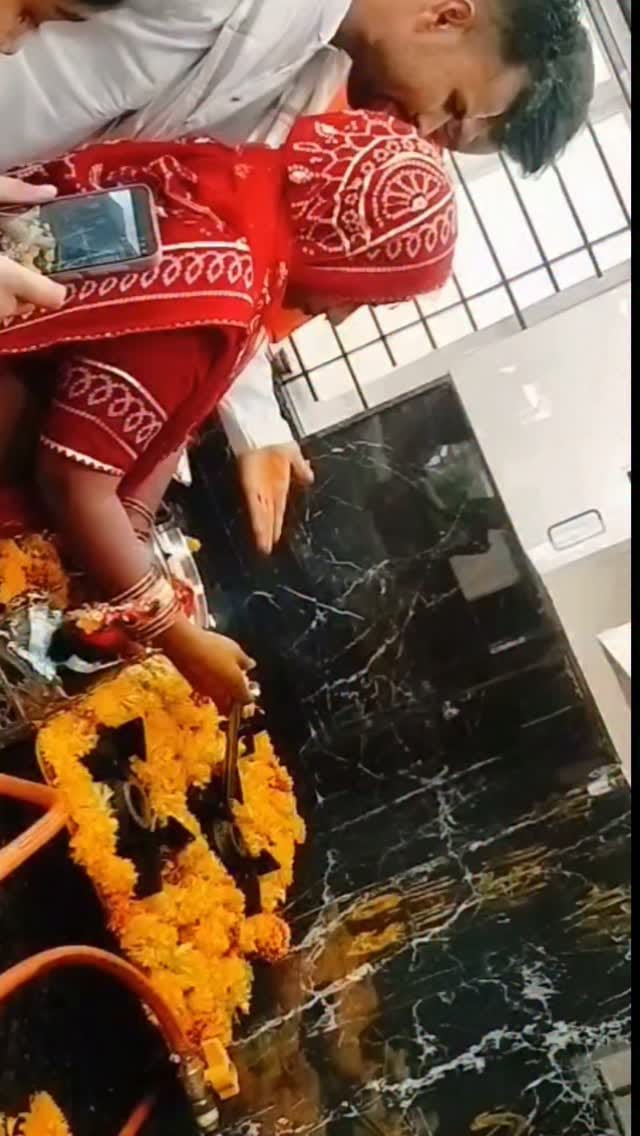 Post 1 by Divya Prajapati on Instagram (video)
