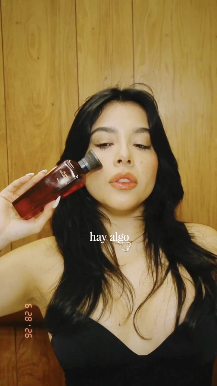 Post 3 by Hannia Gisselle🦢💐 on Instagram (video)