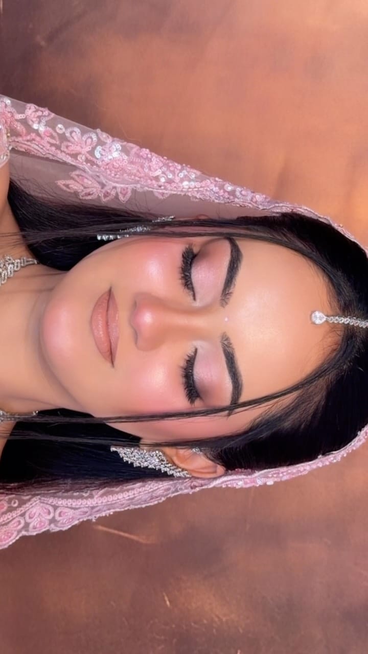 Post 5 by Riya’s makeover 🌹 on Instagram (video)