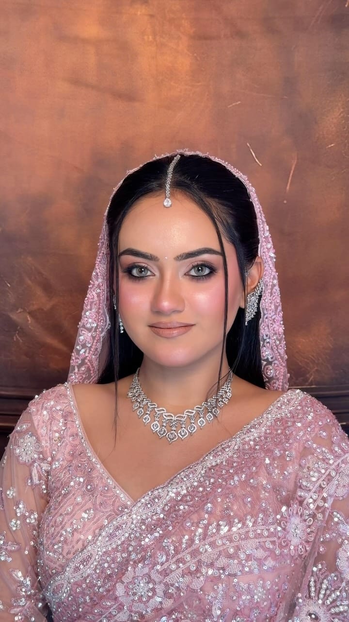 Post 2 by Riya’s makeover 🌹 on Instagram (video)