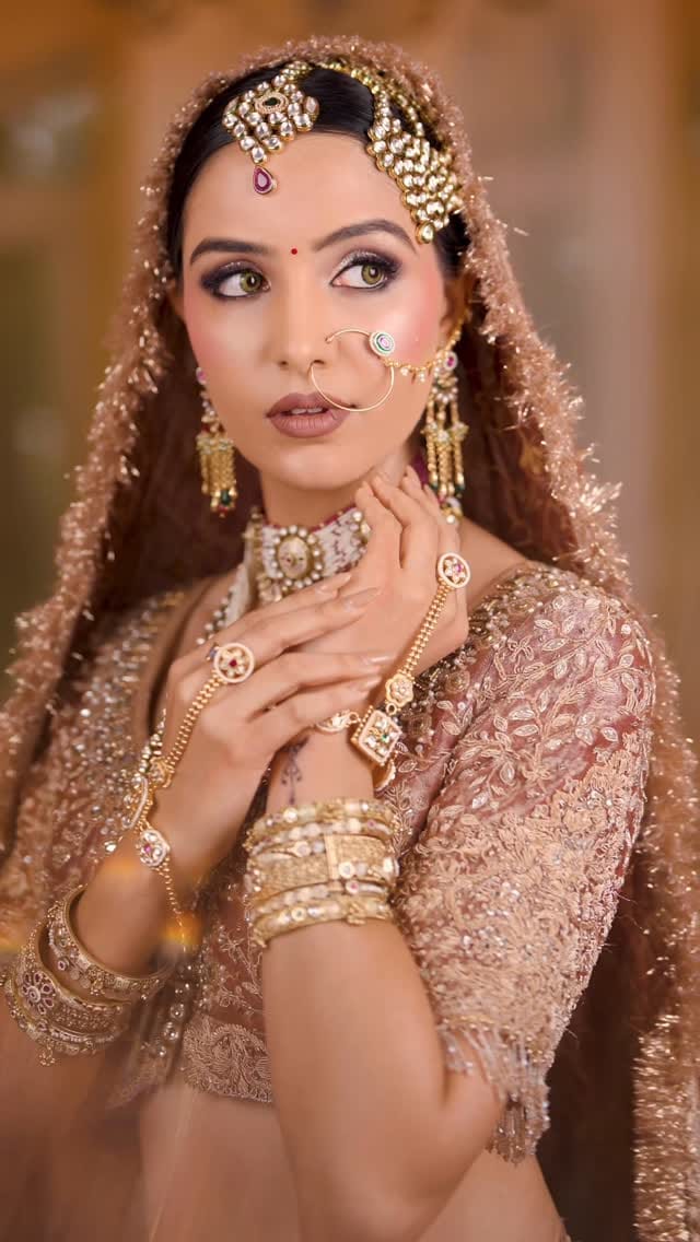 Post 10 by Parull Bhattnagar | Bridal Makeup Artist | Pune on Instagram (video)