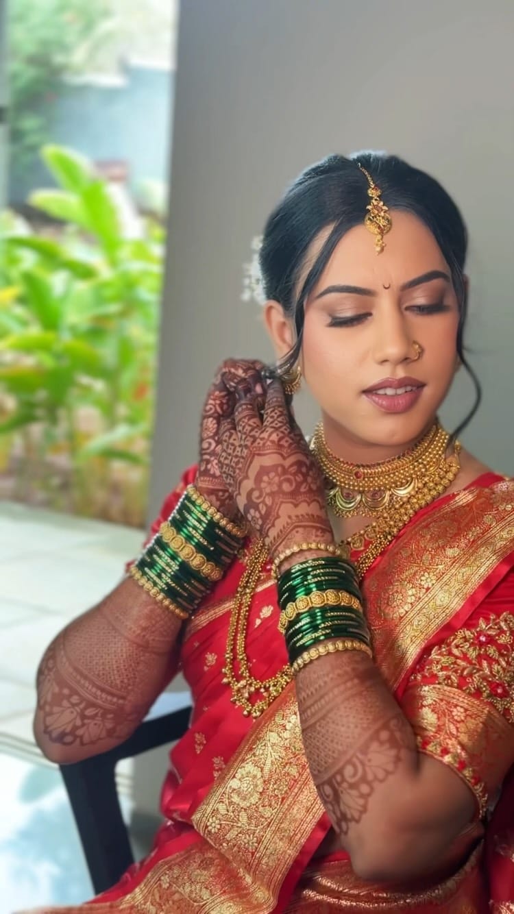 Post 2 by Parull Bhattnagar | Bridal Makeup Artist | Pune on Instagram (video)
