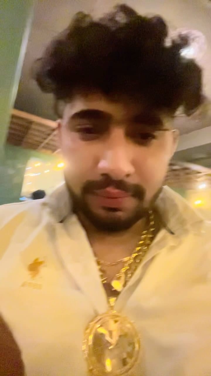 Post 6 by Anshul Kadian 🃏 on Instagram (video)