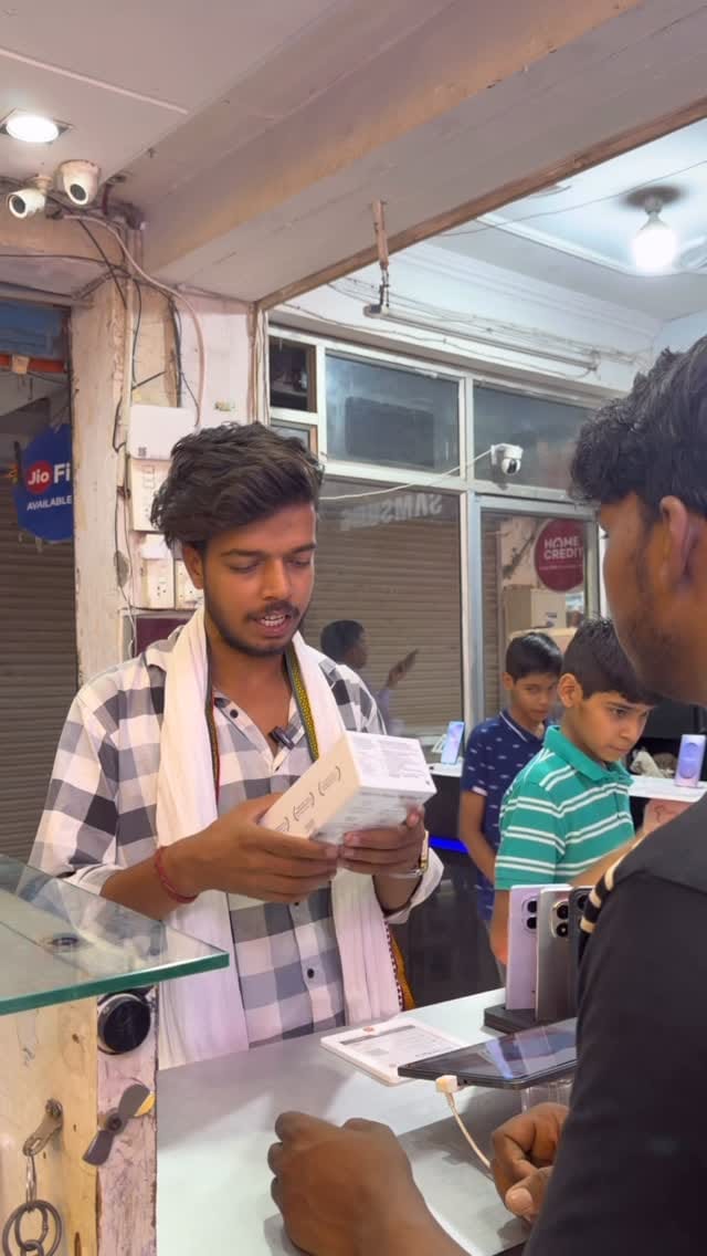 Post 9 by Sunil mobile hut on Instagram (video)
