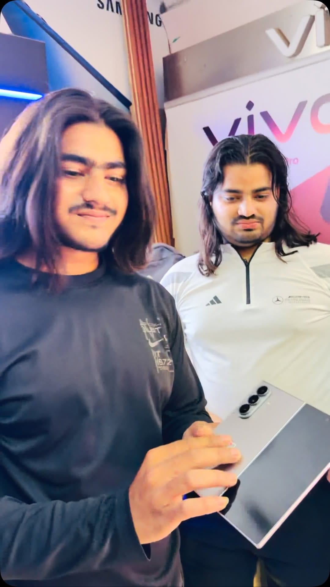 Post 6 by Sunil mobile hut on Instagram (video)