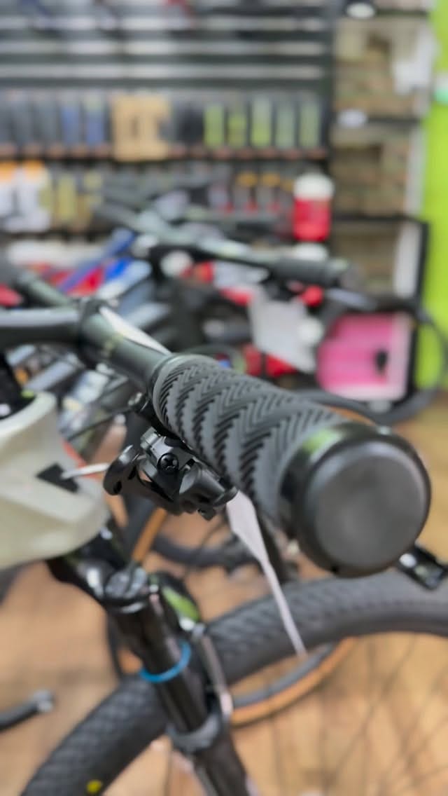 Post 1 by Izrimeebike Prorace on Instagram (video)