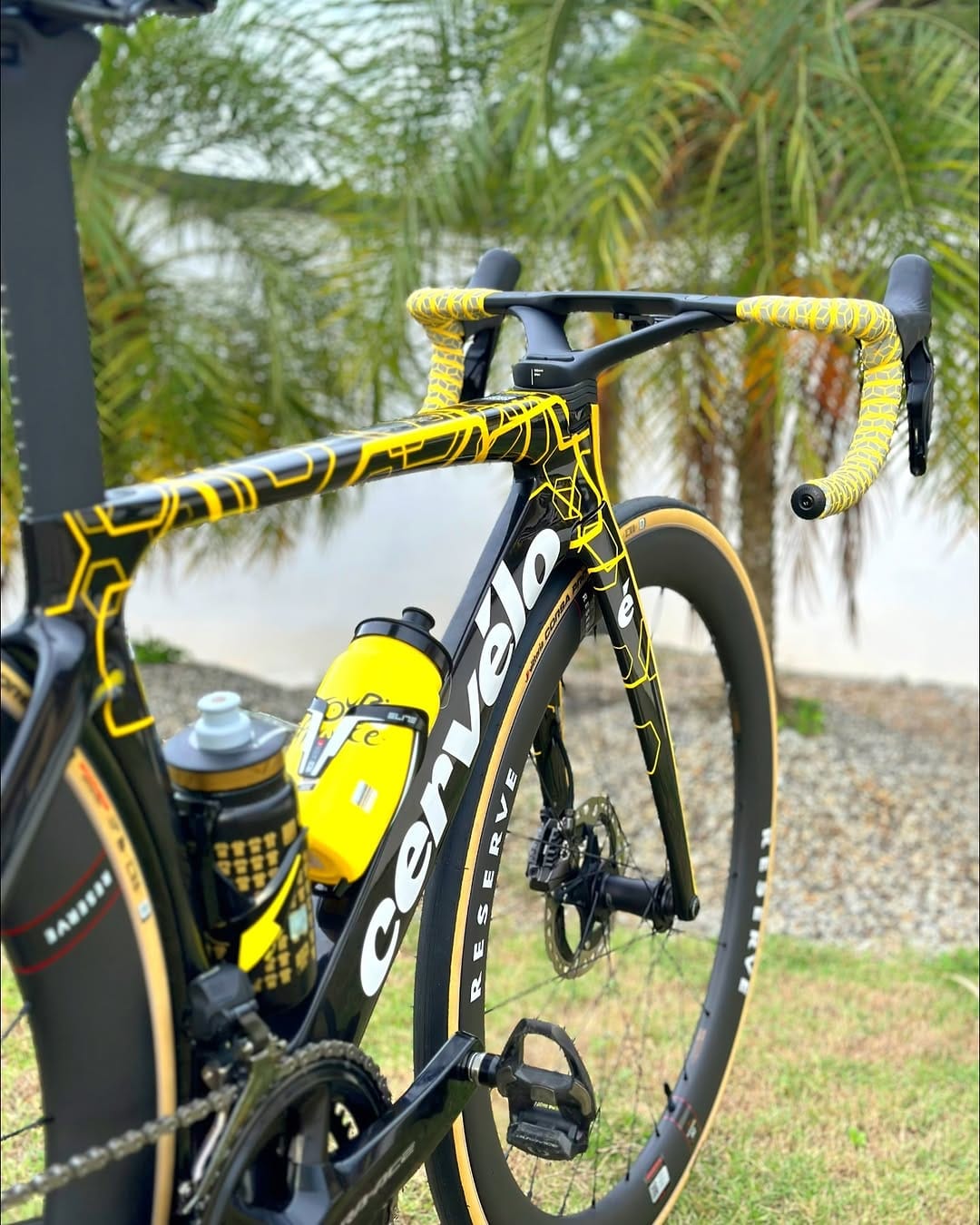 Post 10 by Izrimeebike Prorace on Instagram (carousel)