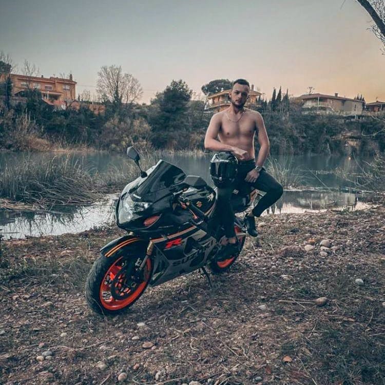 Post 3 by 𝐋𝐮𝐜𝐚𝐬 𝐀. on Instagram (image)