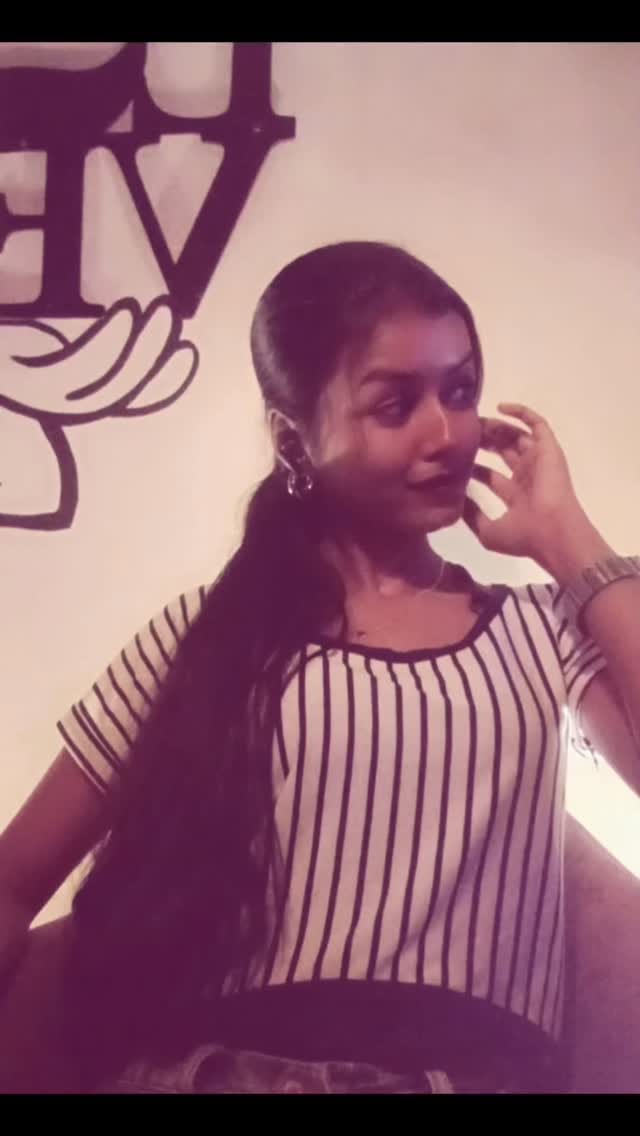 Post 8 by Tithi Das..🤎🦋 on Instagram (video)