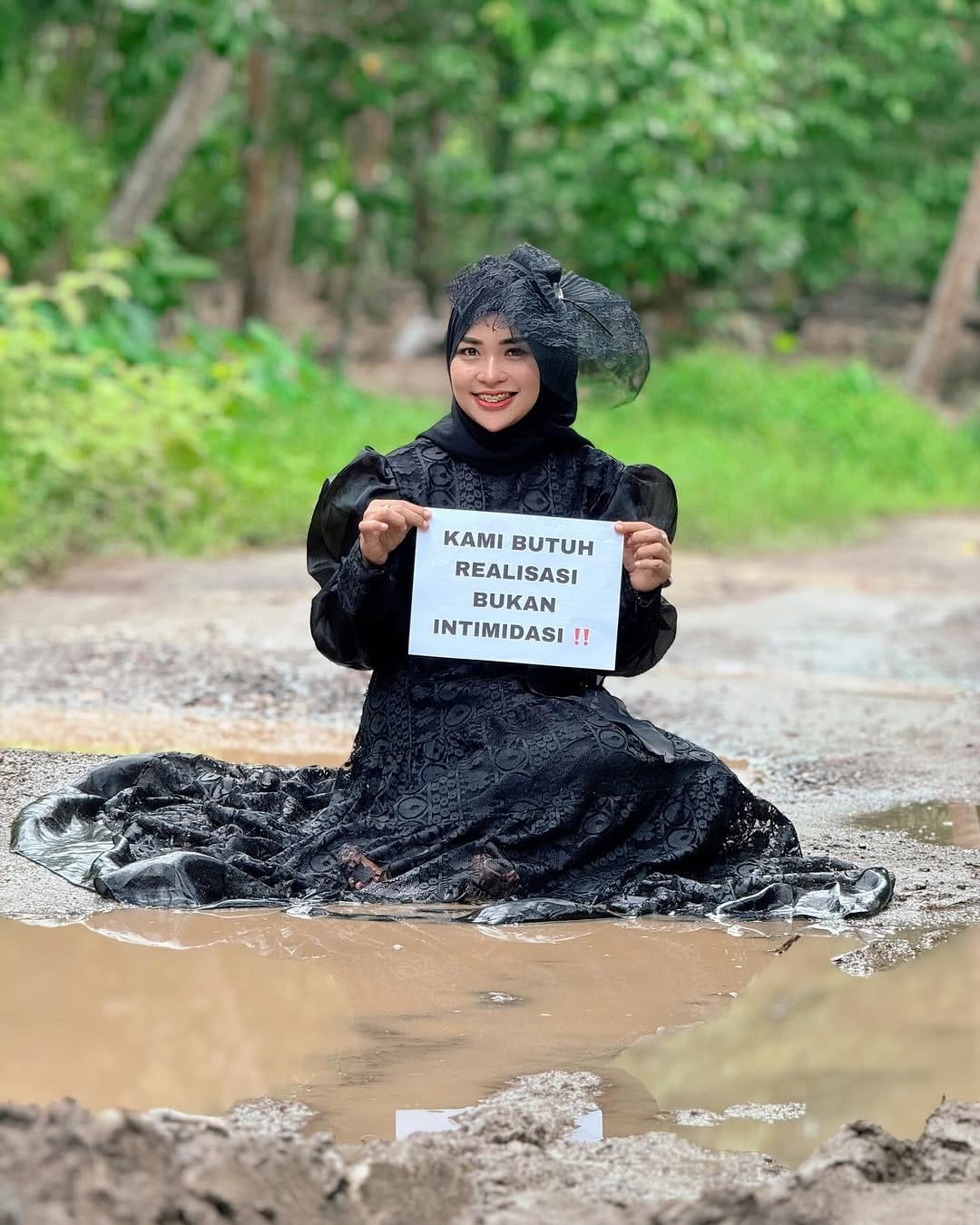 Post 9 by Ummu Hani 💋 on Instagram (carousel)