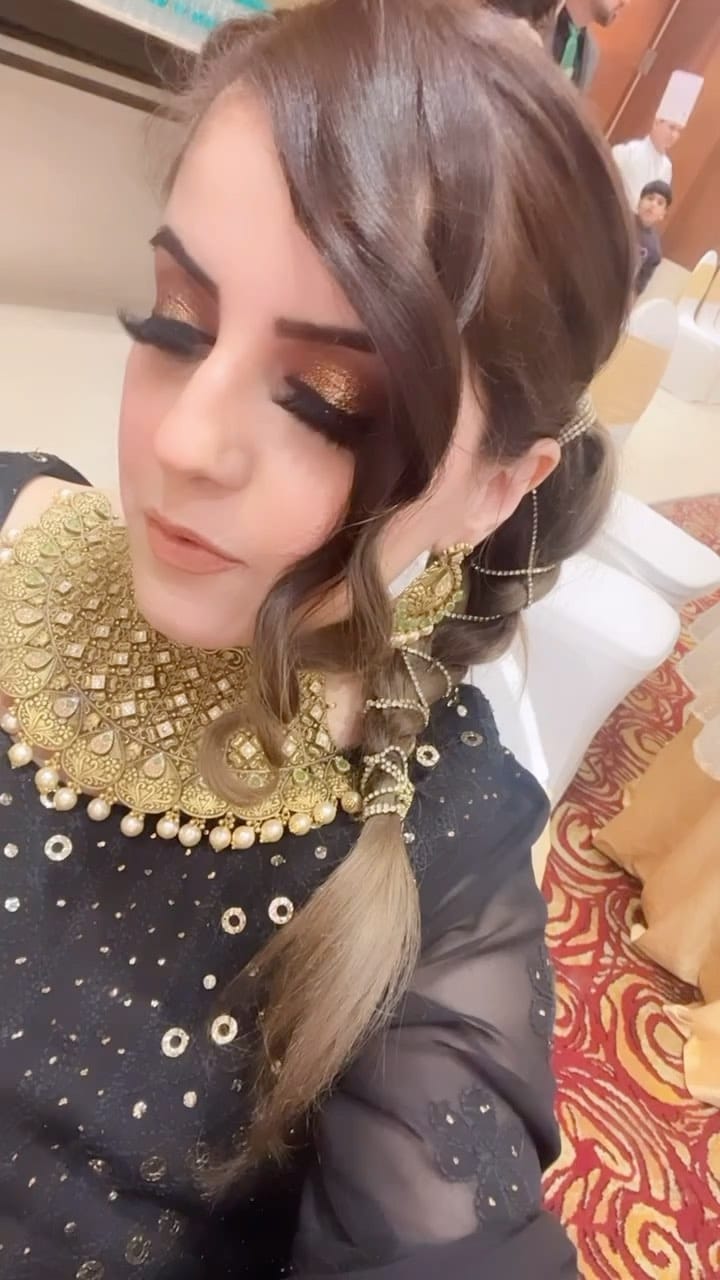 Post 1 by Deepika Bajaj on Instagram (video)