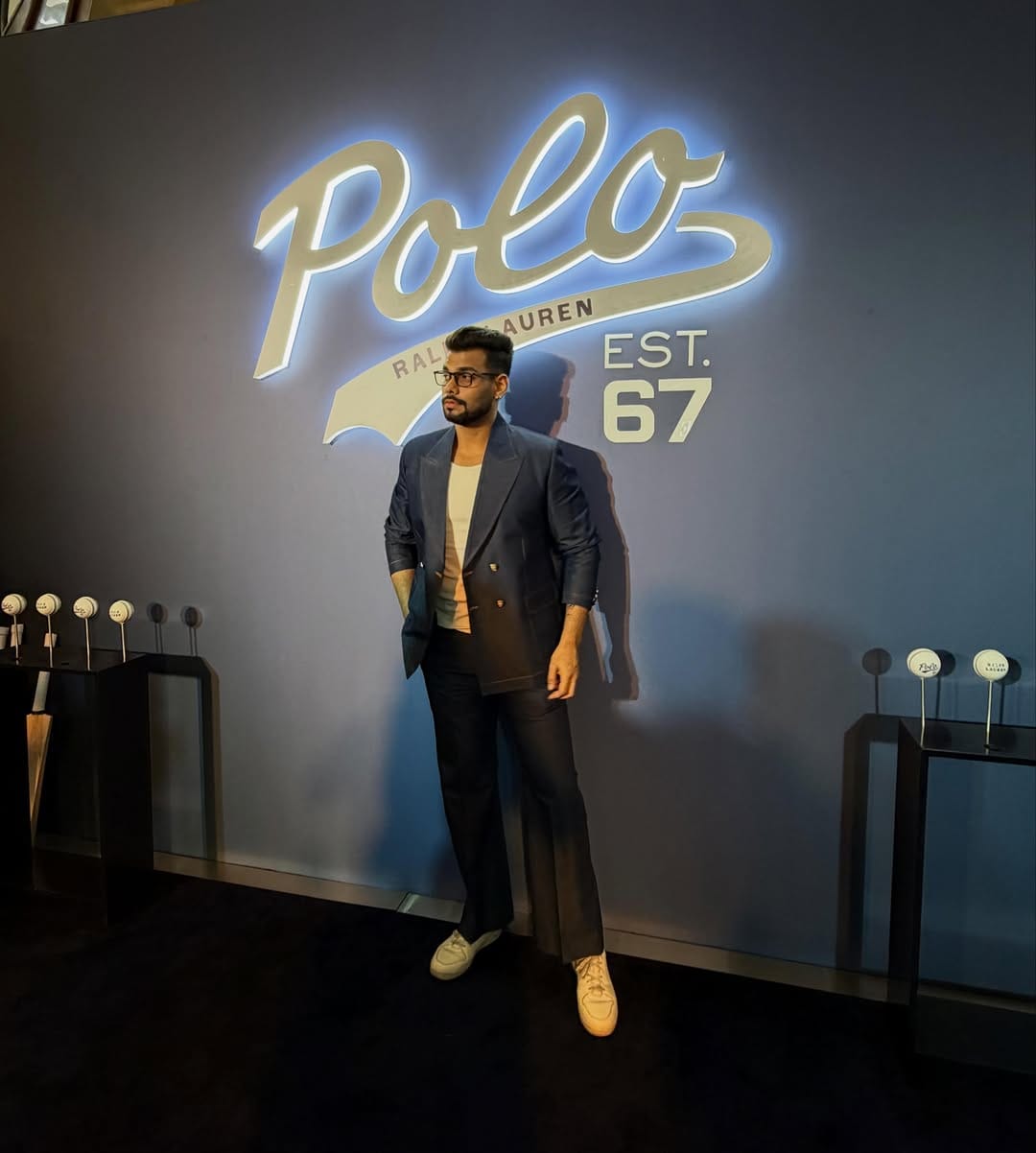 Post 6 by Hitesh Dewett 🧿 on Instagram (carousel)