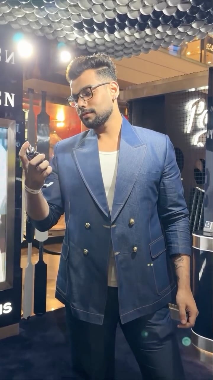 Post 8 by Hitesh Dewett 🧿 on Instagram (video)