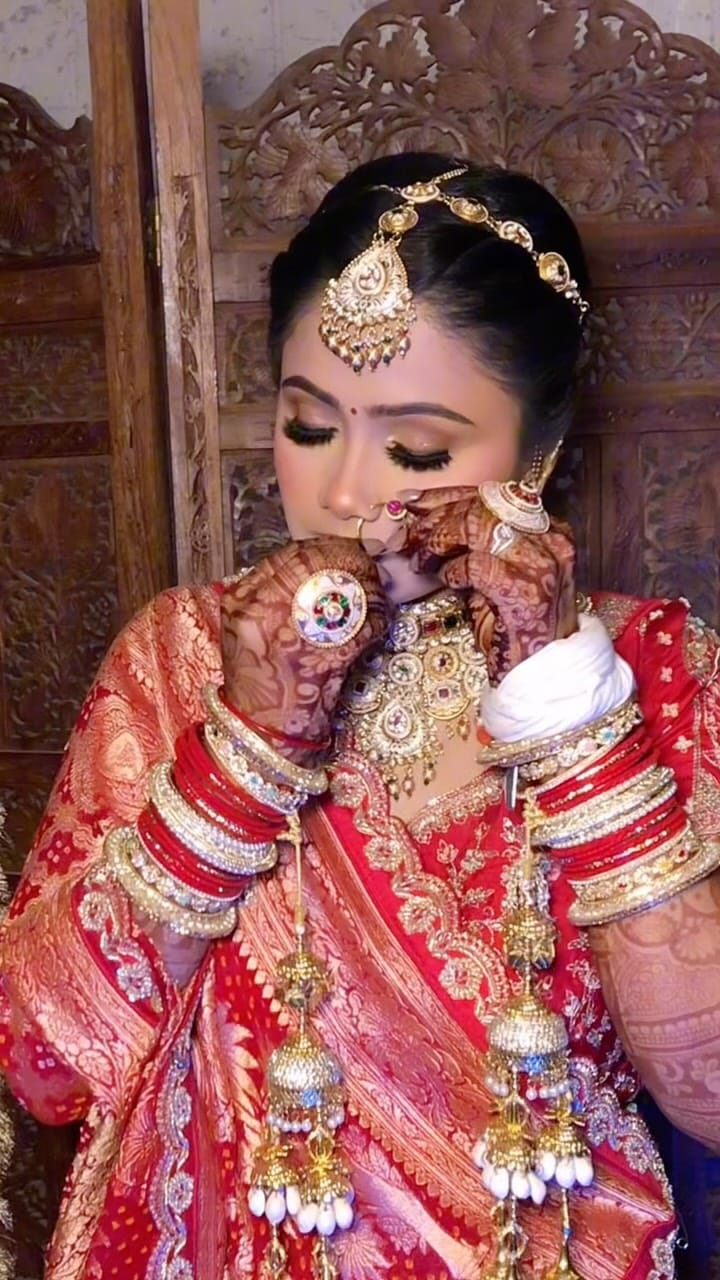 Post 3 by Shalu Singh | Bridal Makeup Artist on Instagram (video)