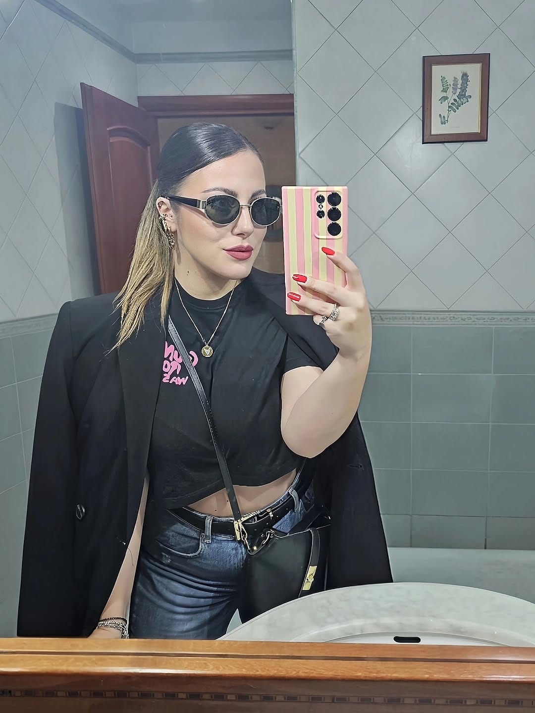 Post 6 by 𝐌𝐚𝐫𝐭𝐢𝐧𝐚 𝐌𝐮𝐫𝐠𝐢𝐚 on Instagram (image)