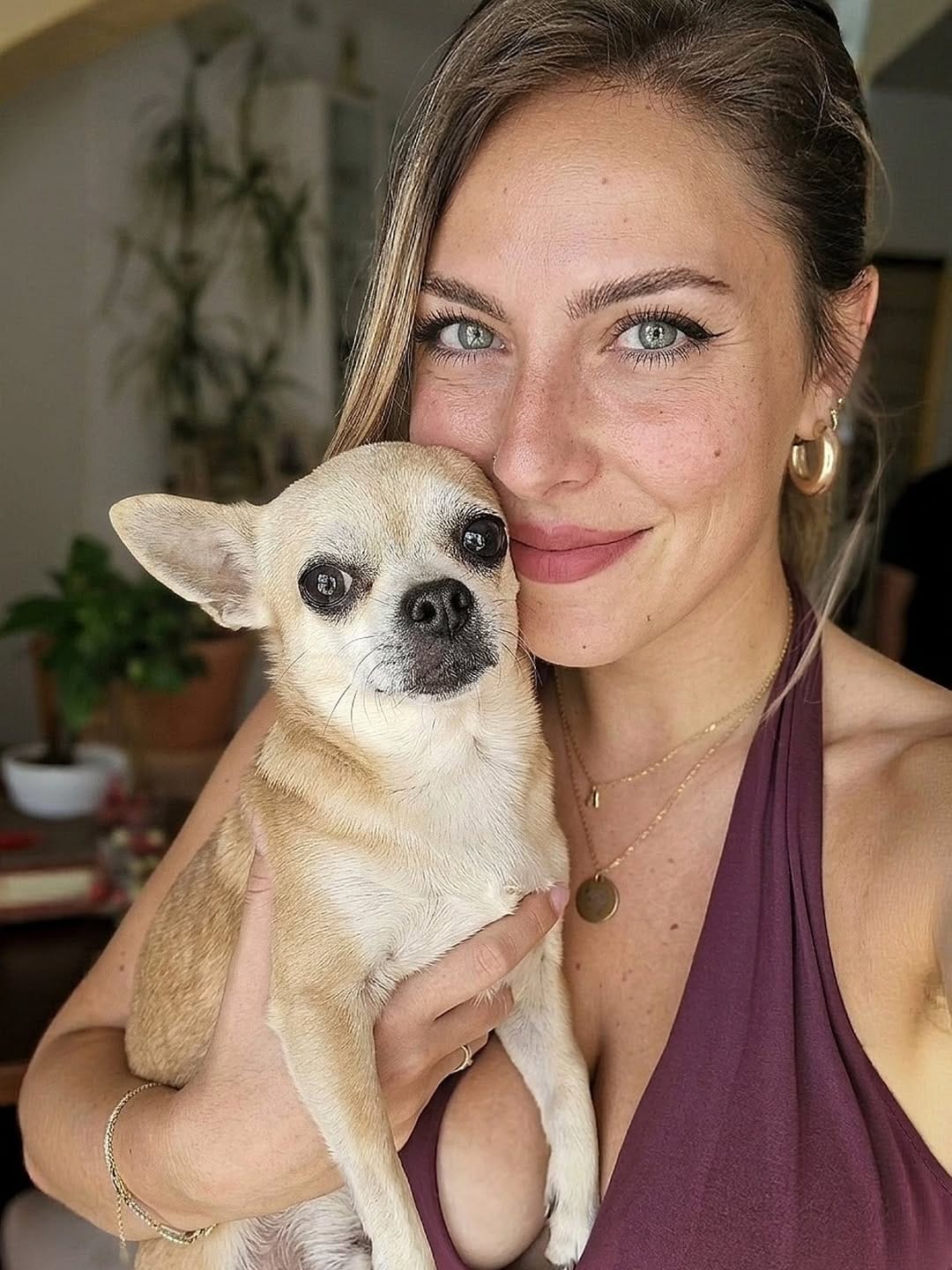Post 9 by 𝐌𝐚𝐫𝐭𝐢𝐧𝐚 𝐌𝐮𝐫𝐠𝐢𝐚 on Instagram (image)