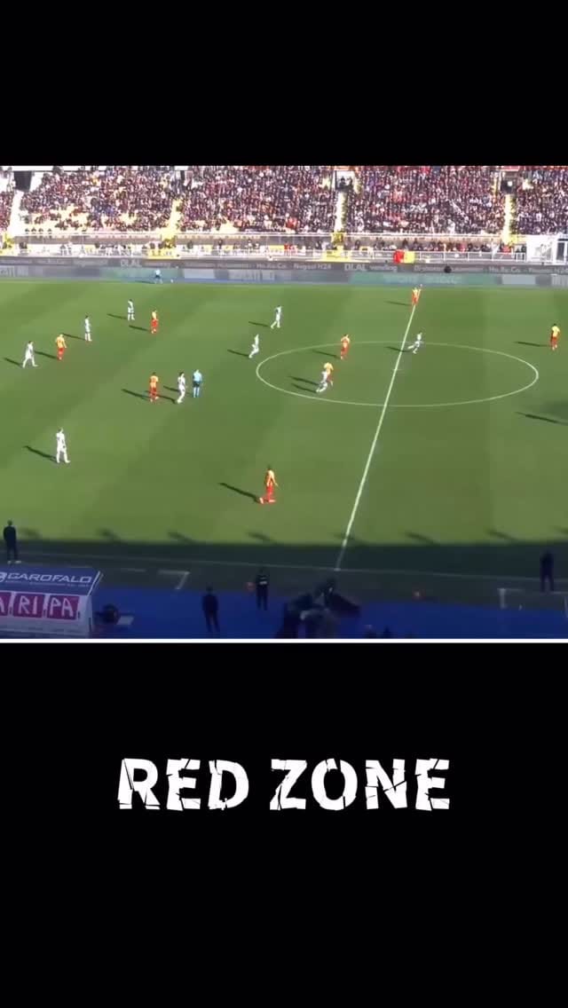 Post 3 by CoachingSoccer 👉🏻⚽️ on Instagram (video)