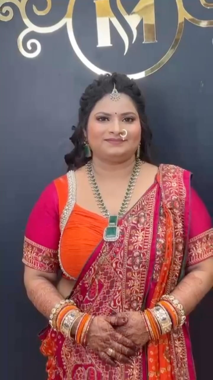 Post 6 by Nidhi Mishra | Makeup Artist | unnao on Instagram (video)