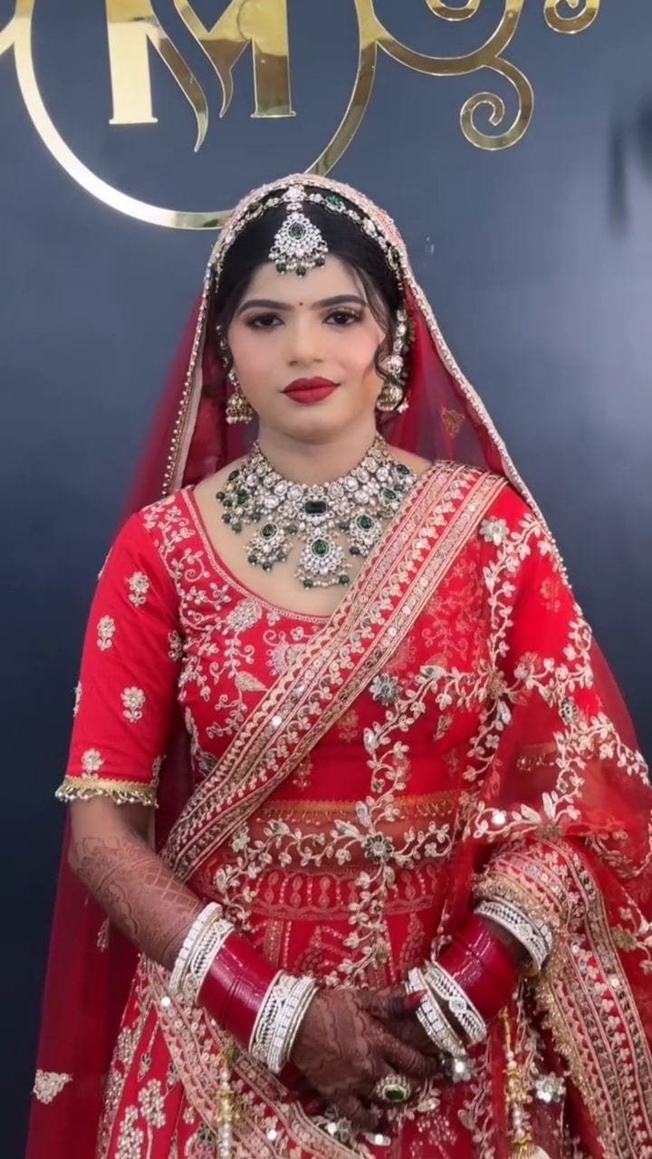 Post 5 by Nidhi Mishra | Makeup Artist | unnao on Instagram (video)
