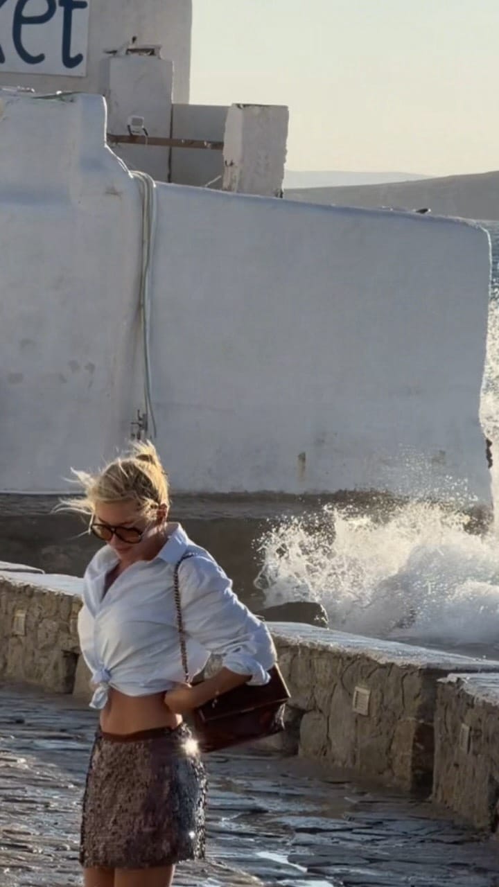 Post 6 by PARIS CANNES PHOTOGRAPHER Tatuna Skriabina on Instagram (video)