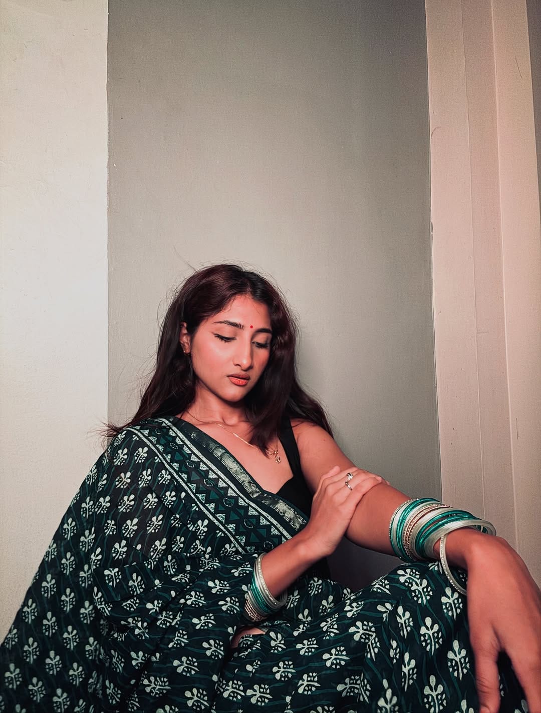 Post 4 by ＲＵＳＡＨ - 𝐈𝐧𝐟𝐥𝐮𝐞𝐧𝐜𝐞𝐫 | 𝐌𝐨𝐝𝐞𝐥 on Instagram (carousel)